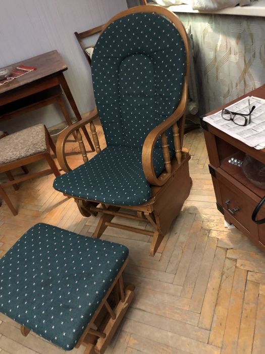 Кресло качалка с маятниковым механизмом