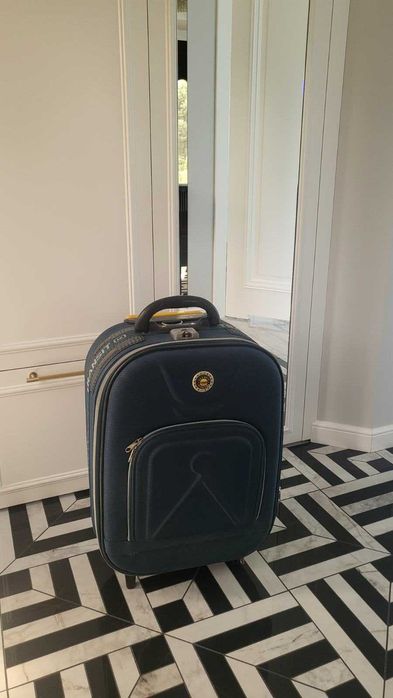 Walizka podróżna na kółkach 55/35/22