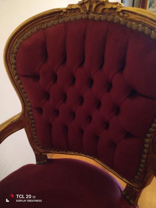 Par de Cadeirões Clássicos em Veludo Bordeaux