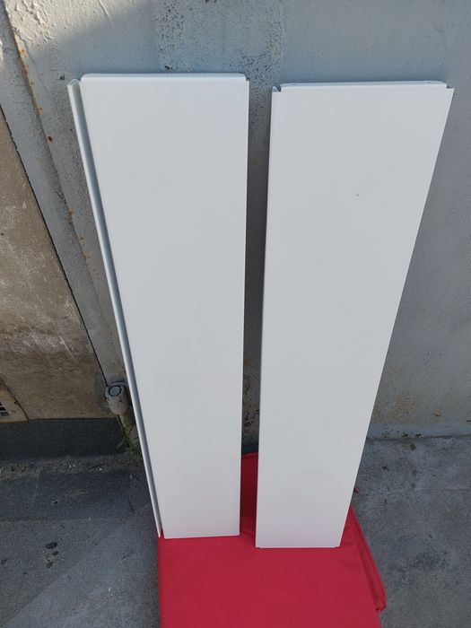 Полки, металлические стеллажи, торговое оборудование, перфорация.