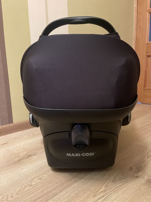 MAXI-COSI CabrioFix Essential Graphite
