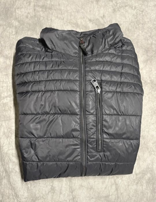 Calvin Klein - Casaco preto acolcoado