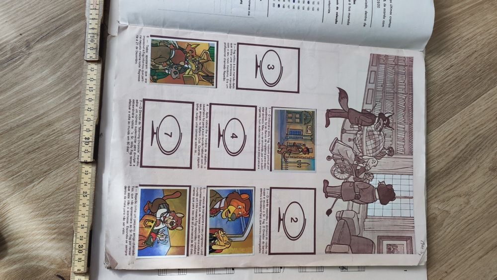 Caderneta de cromos incompleta da série "A volta ao Mundo com Willy Fog"