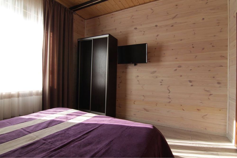 Оренда в Карпатах Котеджів .ВІЛЬНО НА НОВОРІЧНІ.Басейн, чани, сауна.