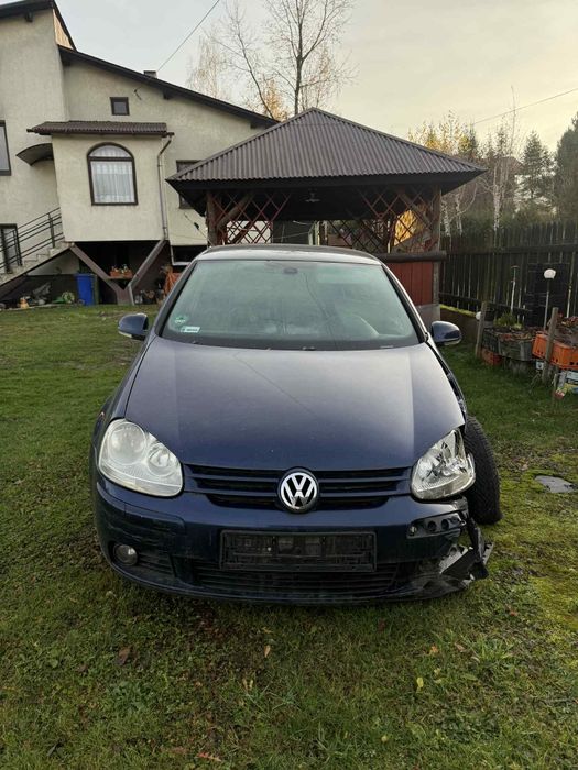 VW Golf 5 po wypadku