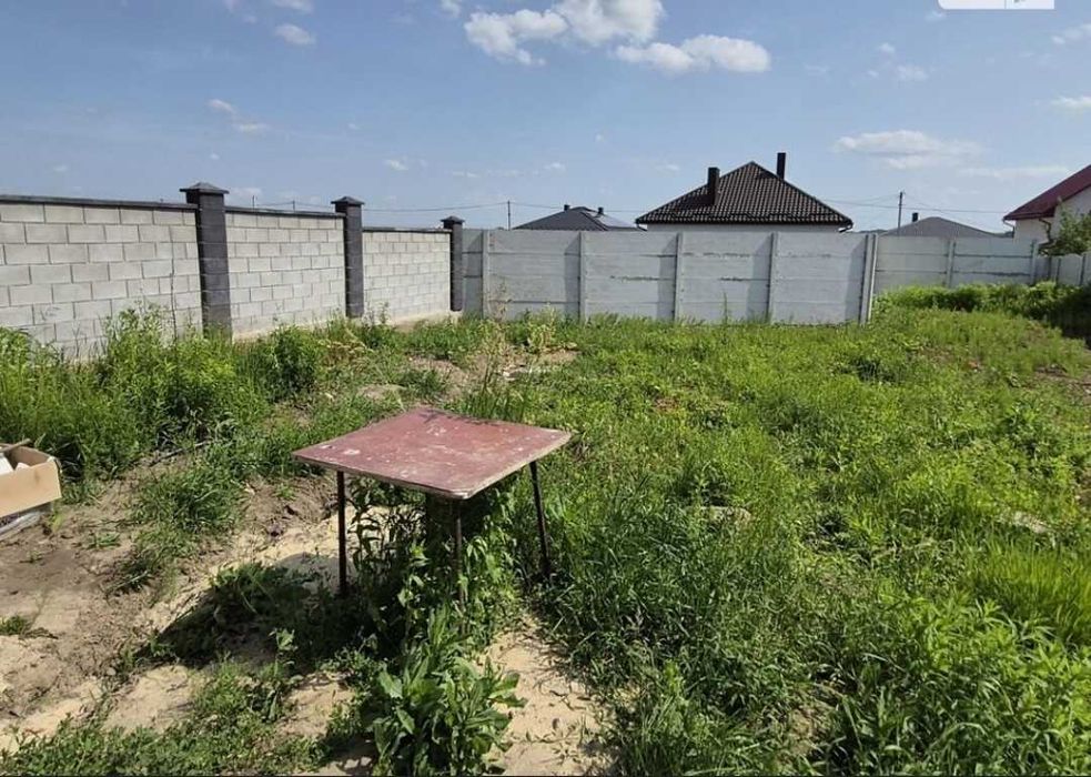 Продам класний котедж  з внутрішніми роботами та великою ділянкою!!!