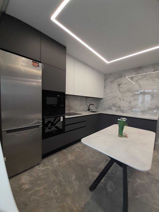 Без комісії, 2к квартира 65м², свіжий ремонт, меблі, техніка, балкон