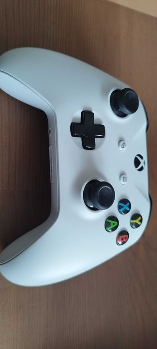 Konsola Xbox One S All Digital + pad