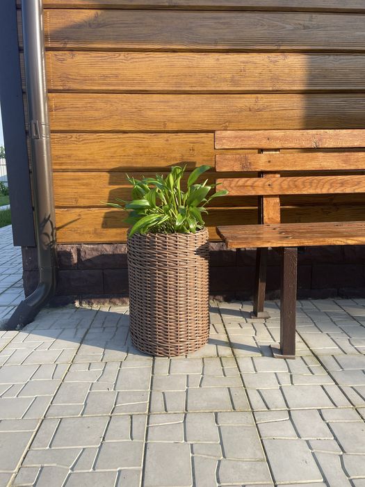 Садовий декор. Капшо з ротангу