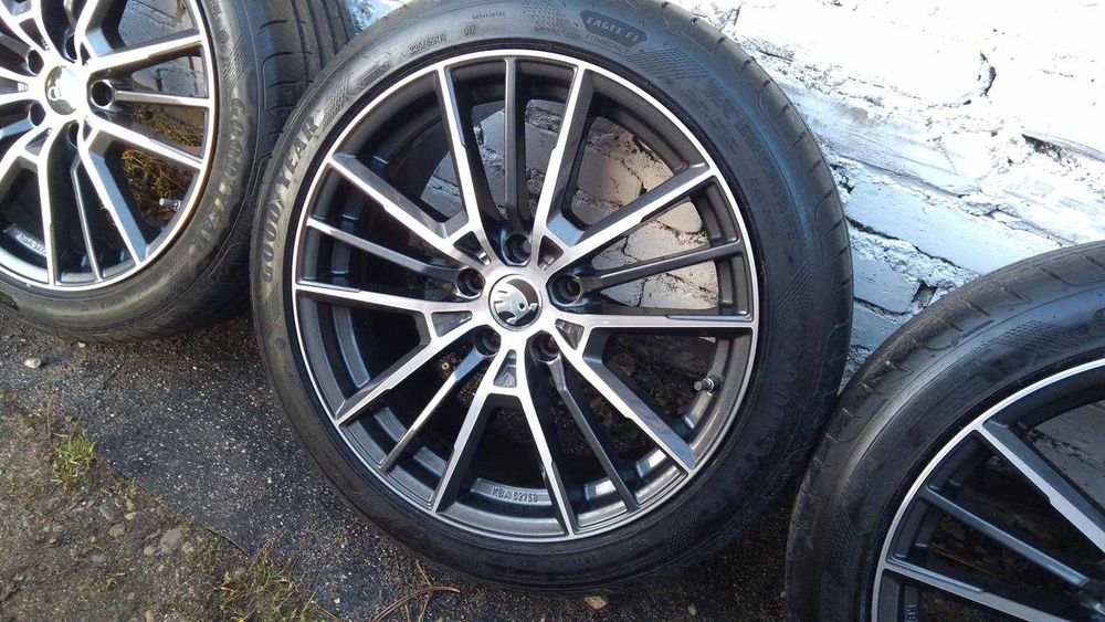 [442]OCTAVIA IV T-roc 225/45/18 A4 b8 KAROQ C w205 CLA w212 tpms 5x112