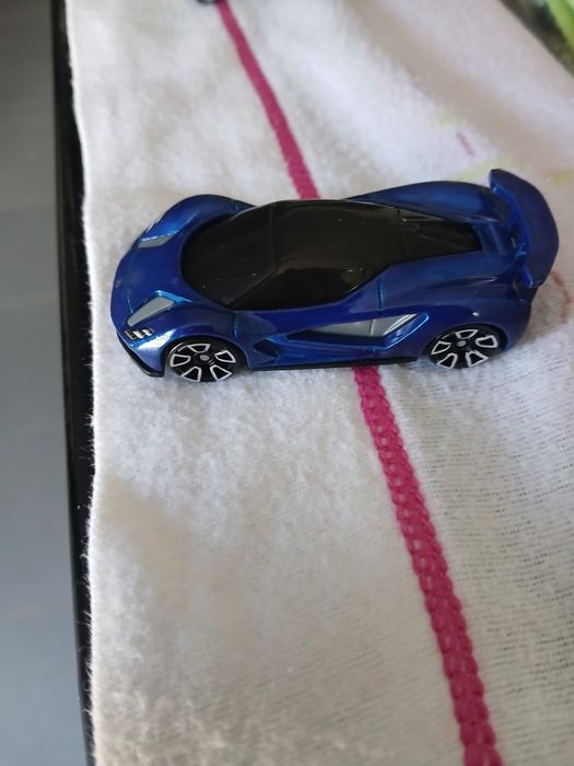 Hot wheels diversos