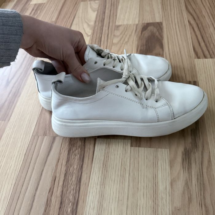 Білі шкіряні кросівки, 40 розмір