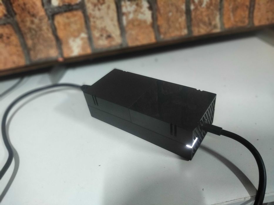 Zasilacz Microsoft do XBox 360, bez zasilacza