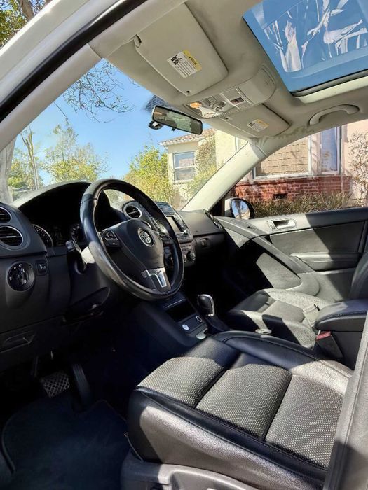 Volkswagen Tiguan      2015