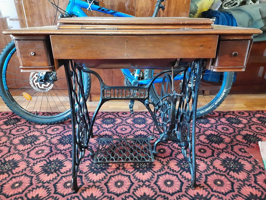Швейная машинка Singer