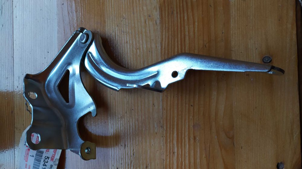 Петля капота правая Toyota Avalon 2013, 2014, 2015, 2016, 2017, 2018