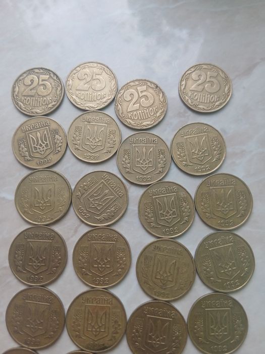 Продам монети номіналом 1 2 5 10 25 50 коп, 1 грн 1992,1994,1996 років