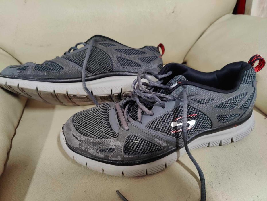 Sapatilhas Skechers tam. 42