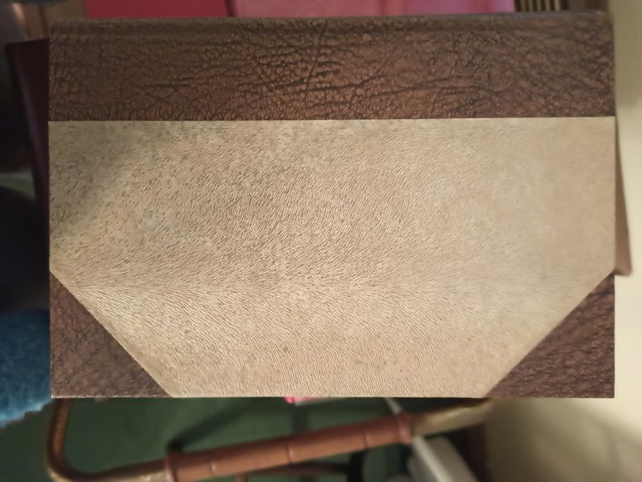 Livro Economia encadernado