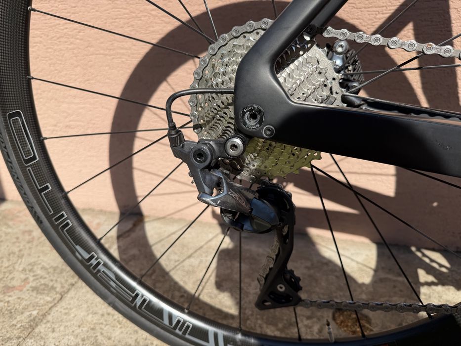 Rower szosowy Krush, hydraulika, Ultegra, full carbon, kola carbon