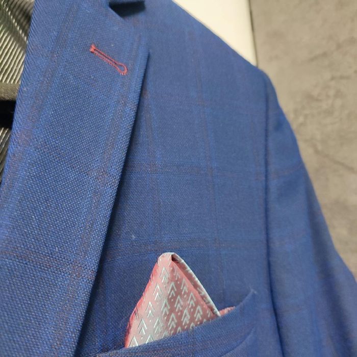 Garnitur młodzieżowy bardzo dobry stan dwa razy użyty