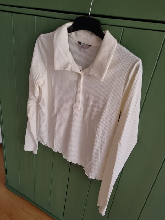 Camisola branca com gola