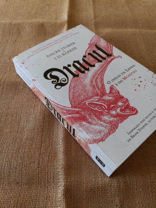 Dracul de Dacre Stoker e JD Barker.