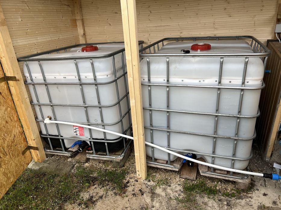 2 zbiorniki po wodzie 2x1000l