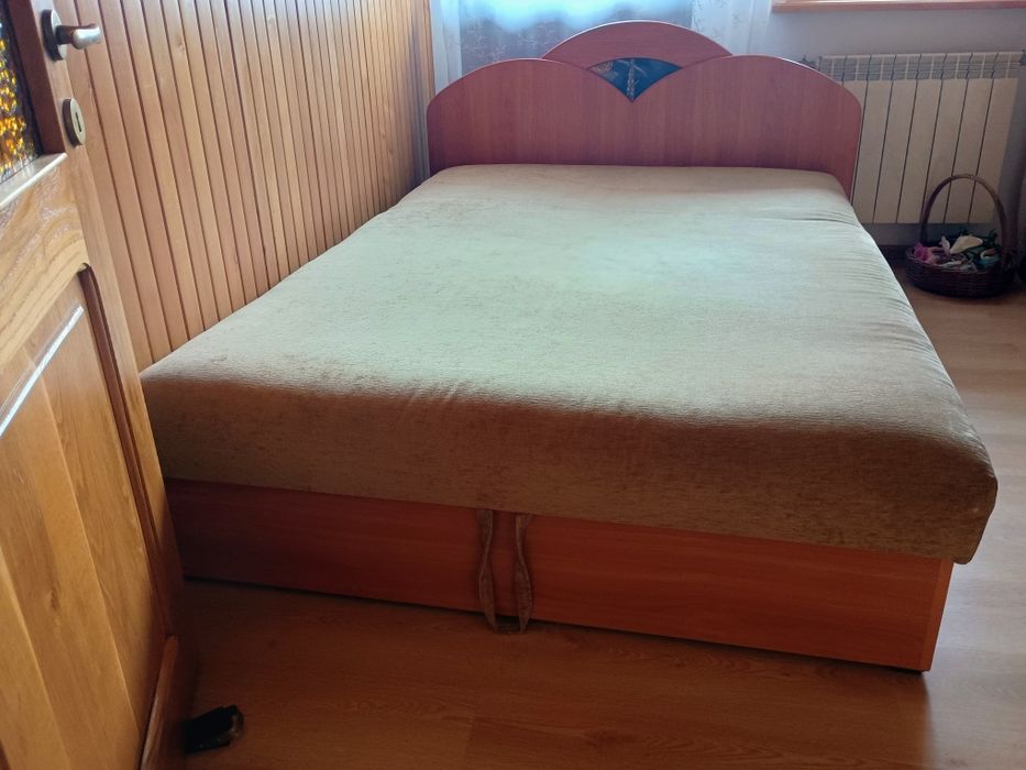 Oddam za darmo tapczan dwuosobowy