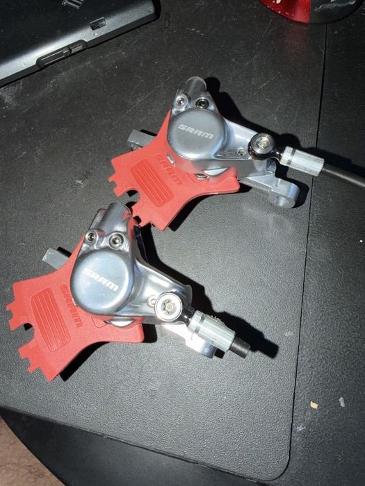 Zaciski hamulcowe hydrauliczne SRAM RED