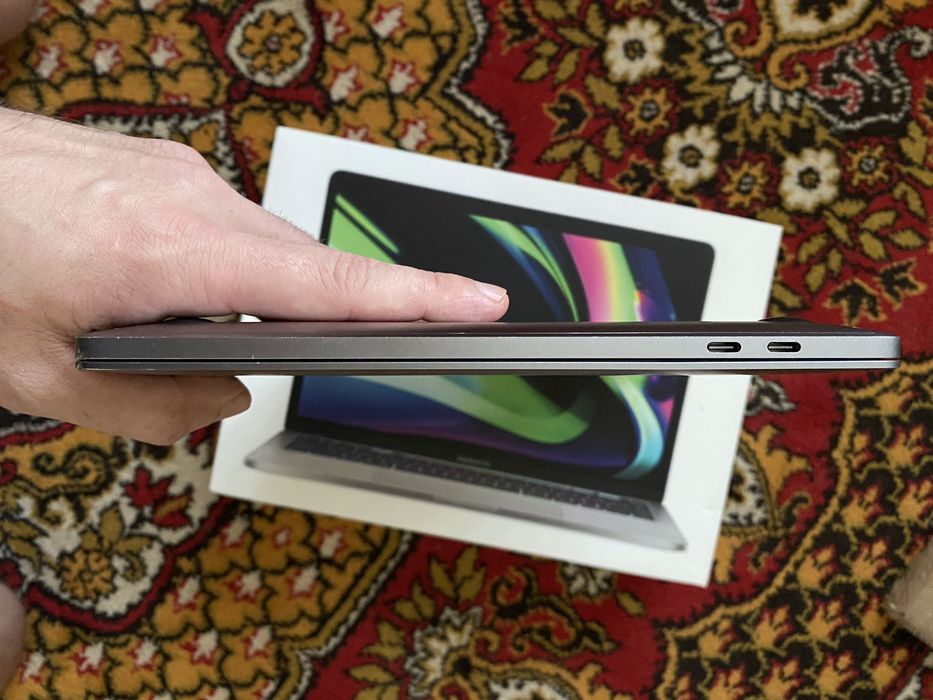 Macbook Pro M1 8/512 89% батарея