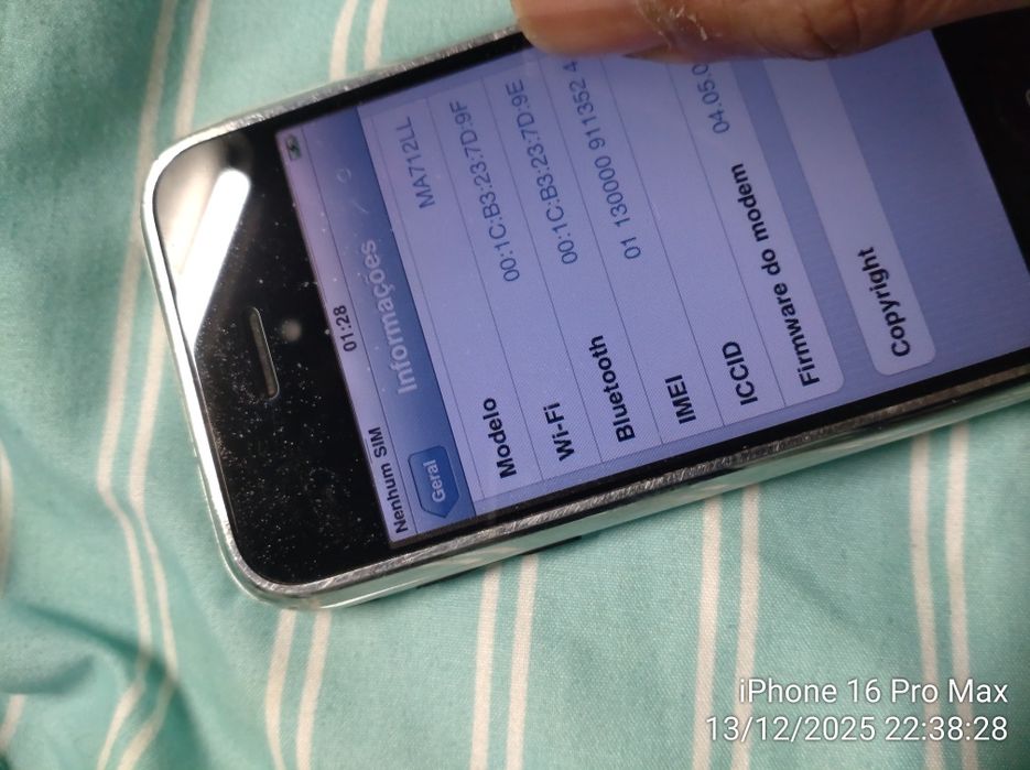 iPhone 2g o primeiro lançado 2007