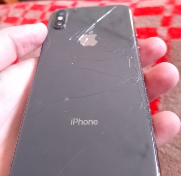Iphone 10, айфон 10 все рабоче, побита кришка