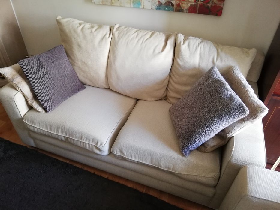 2 Sofás 160x90 côr beje