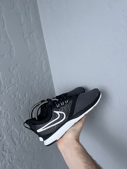 Nike zoom pegasus strike кросівки бігові