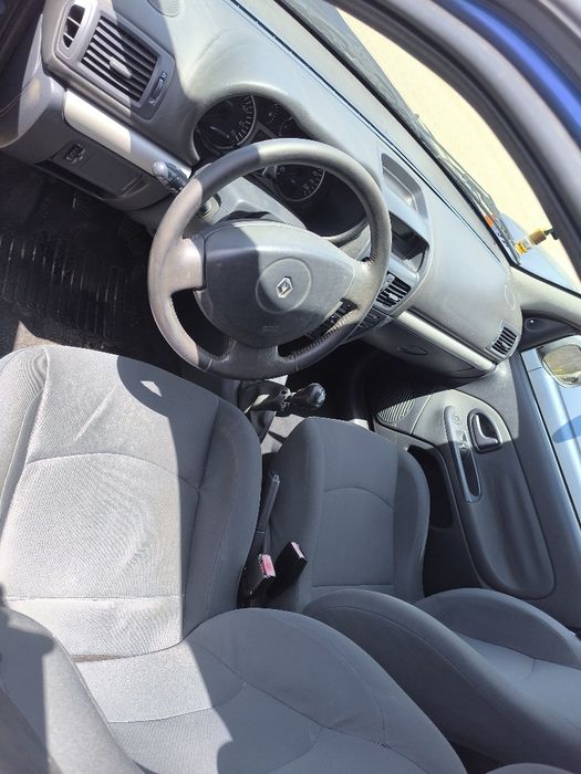 Vendo ou troco Renault Clio 1.5dci 5 lugares