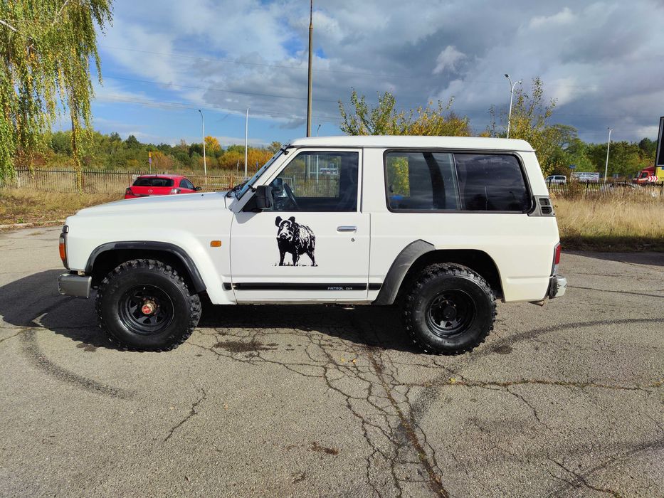 Nissan Patrol Y60 GR 2.8 TD 116KM _ Francja