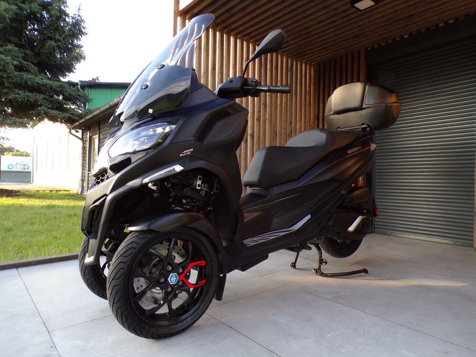 Piaggio MP3 400 HPE najnowszy model kolor Czarny Mat + Oryginalny Kufer OEM.