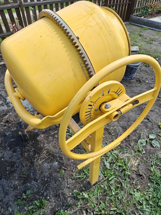 Betoniarka 120l. 230v.