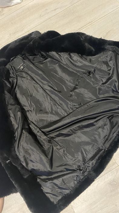 Шубка искусственная черная amisu