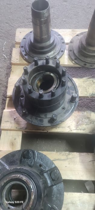 Ступица КАМАЗ 4310 колеса УРАЛ ЗИЛ ГАЗ Гайки, шайбы, подшипники ступиц