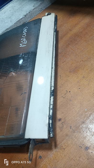 Friso de farol Mercedes w124 direito 1985