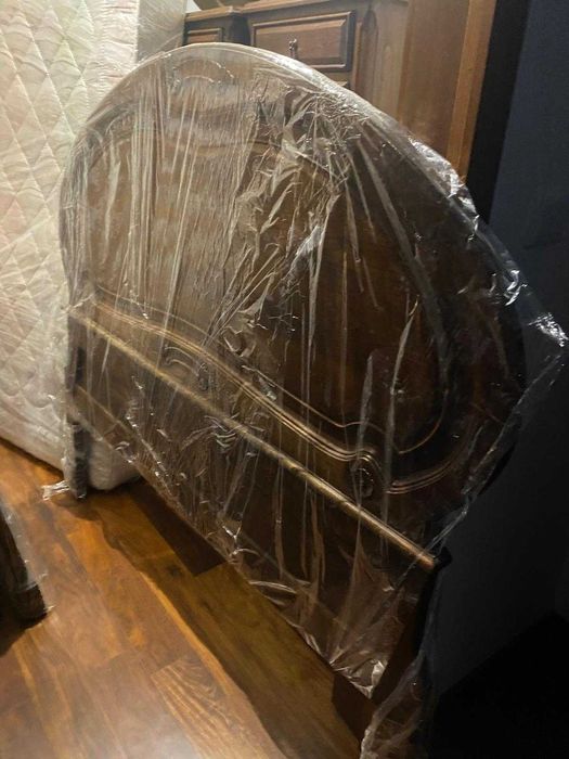 Sofá 3+2 lugares, Cómoda, Topo de cama, mesas de cabeceira e colchão