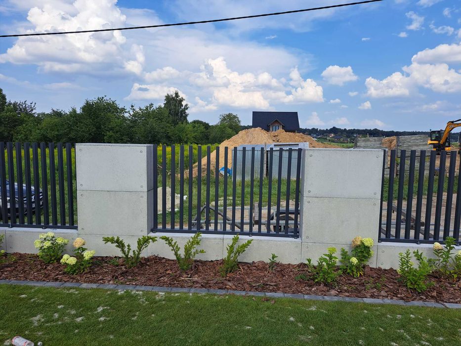 Ogrodzenia grzebieniowe, pionowe - metalowe