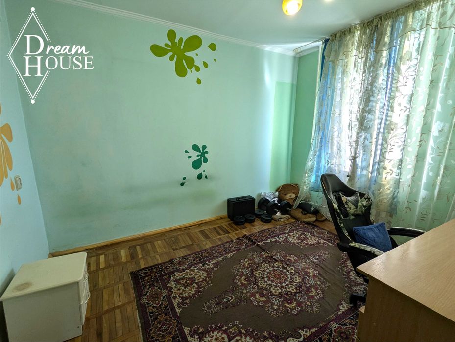 Продам 3-кімнатну квартиру по вул.Ковельська