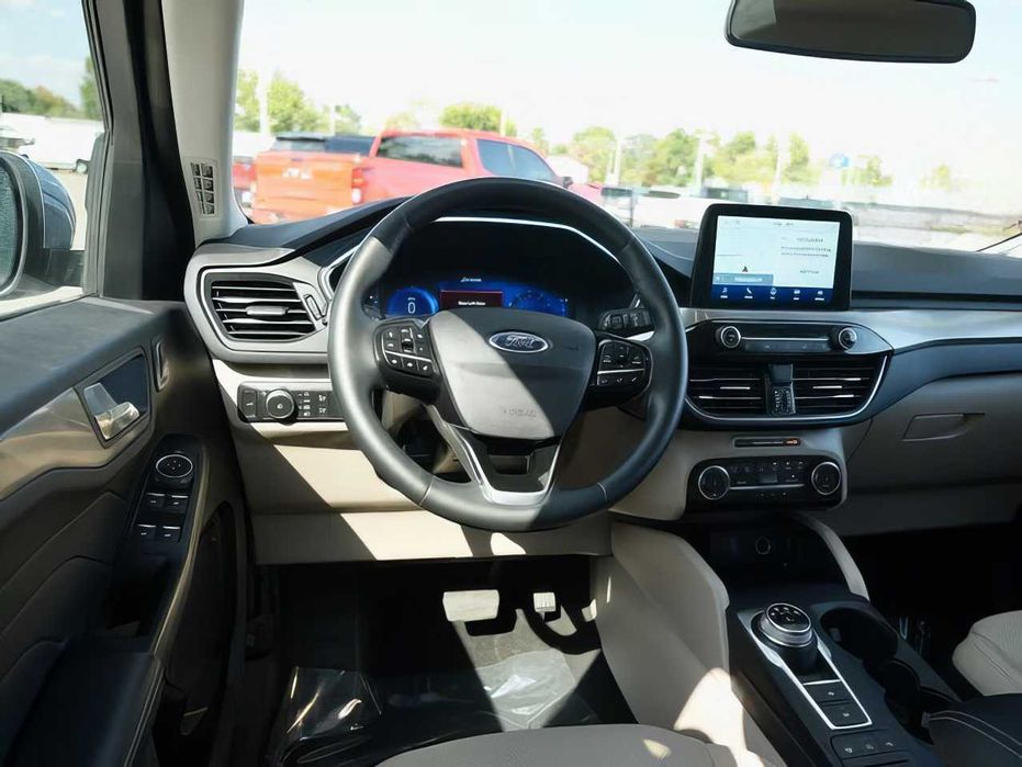 Ford Escape Titanium      2022