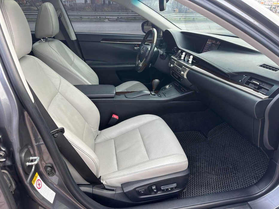 Продам Lexus ES 350