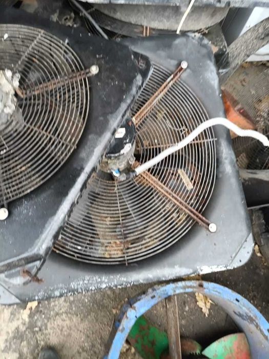 Вентилятори витяжки з двигунам