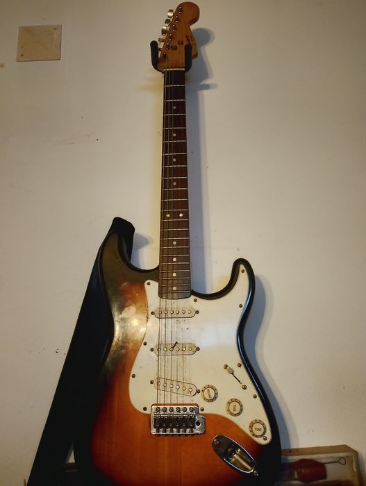 Guitarra fender squiuer