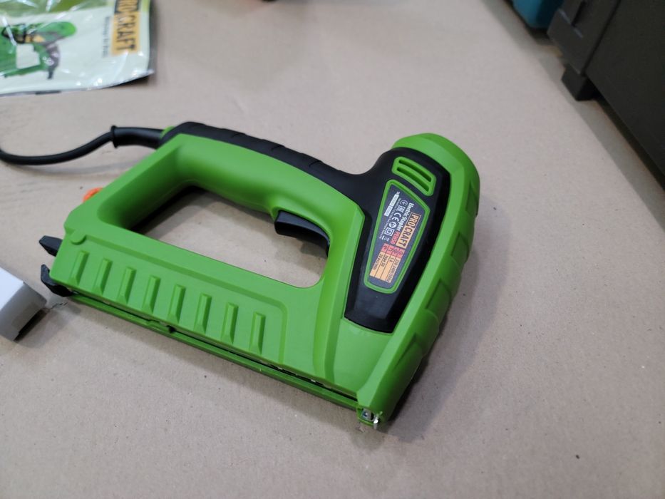 Степлер електричний для скоб і цвяхів Procraft PEH50 Електростеплер